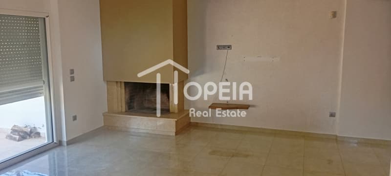House in Kalivia, Kalivia Thorikou — Photo 1 of 30