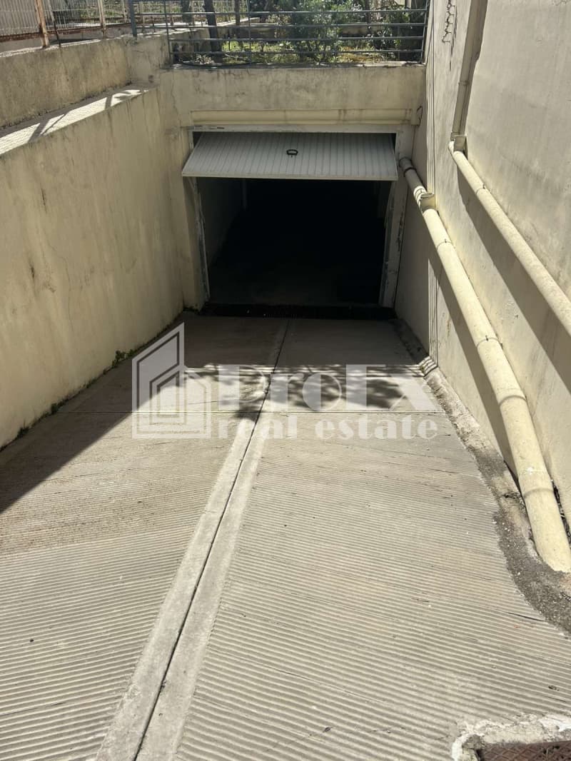 Χώρος Στάθμευσης στην Τρία αστέρια, Ηράκλειο — Φωτογραφία 4 από 4