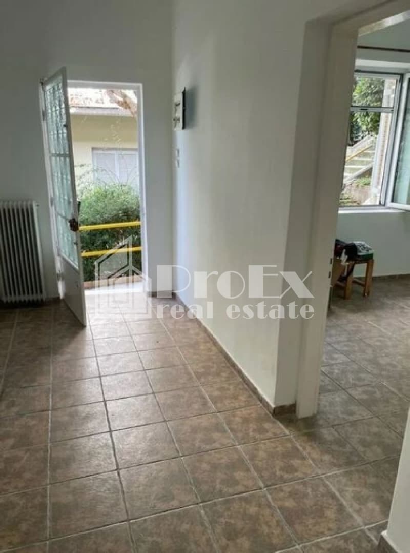 Apartment in Ano Kipseli, Kipseli — Photo 1 of 6