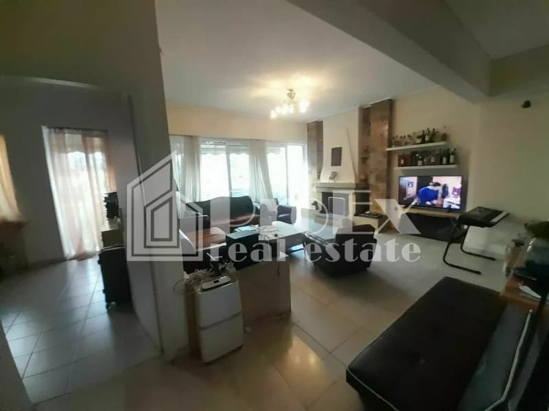 Apartment in Schinias, Peristeri — Photo 2 of 15