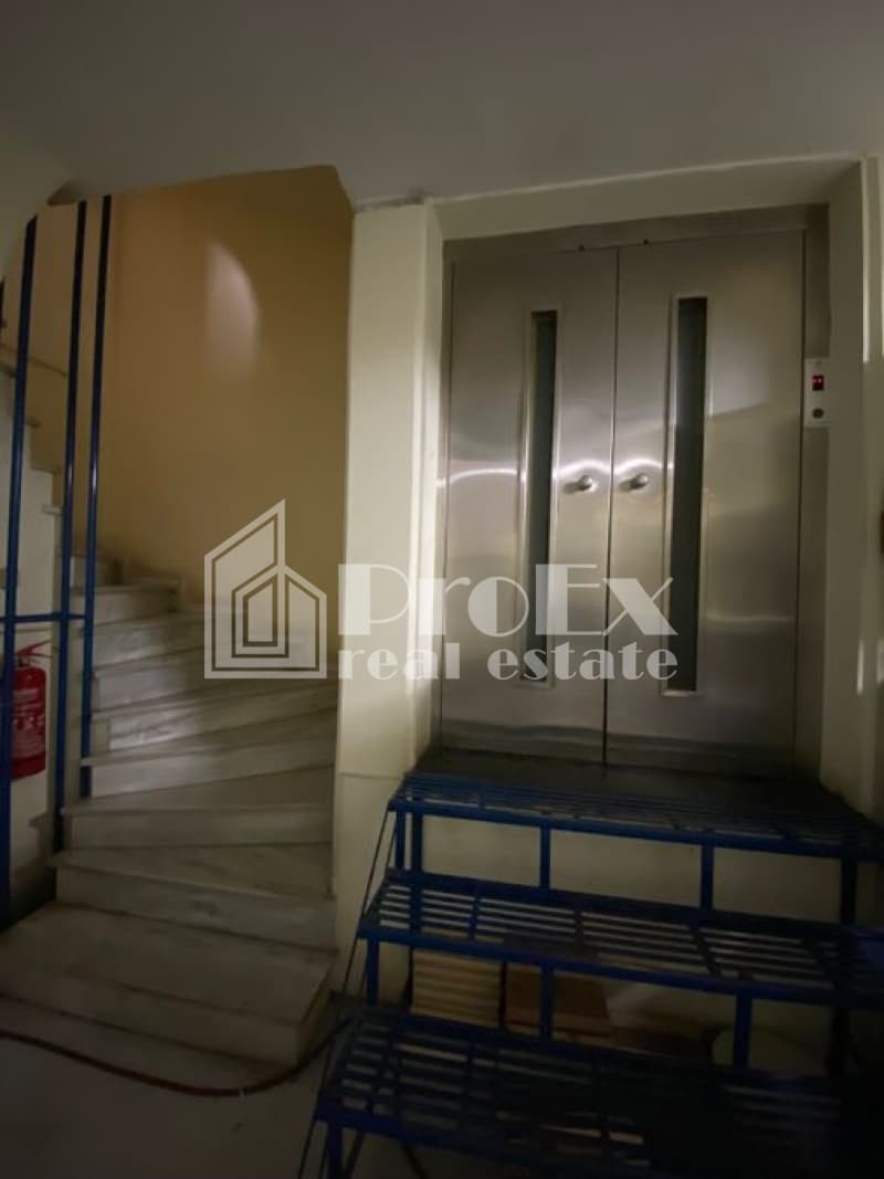 Αποθήκη στην Κέντρο, Μοσχάτο — Φωτογραφία 5 από 11
