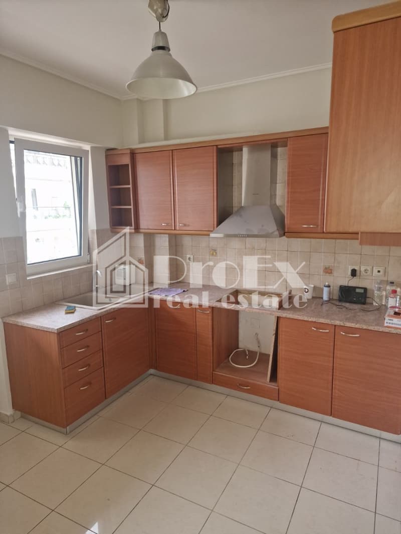 Apartment in Saframpoli, Nea Ionia — Photo 1 of 17