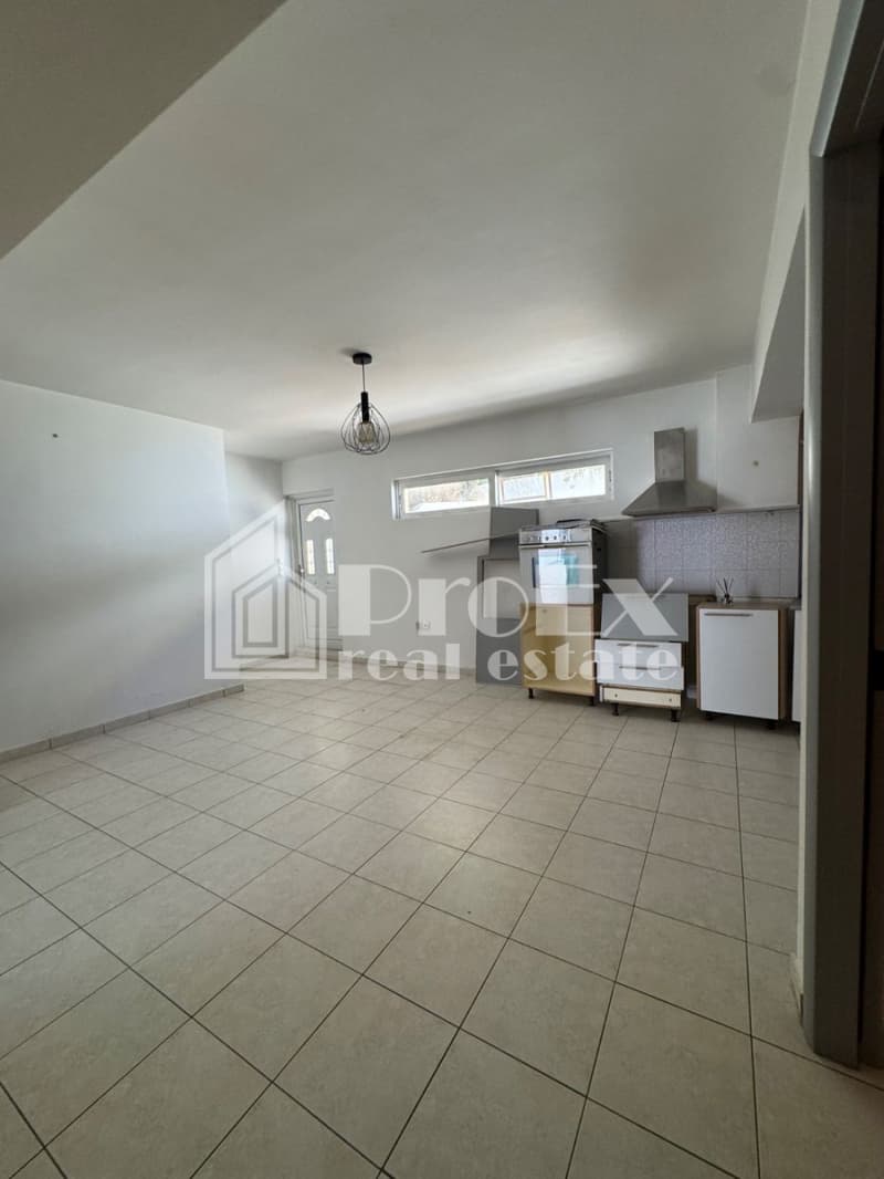 House in Center, Gerakas — Photo 17 of 22