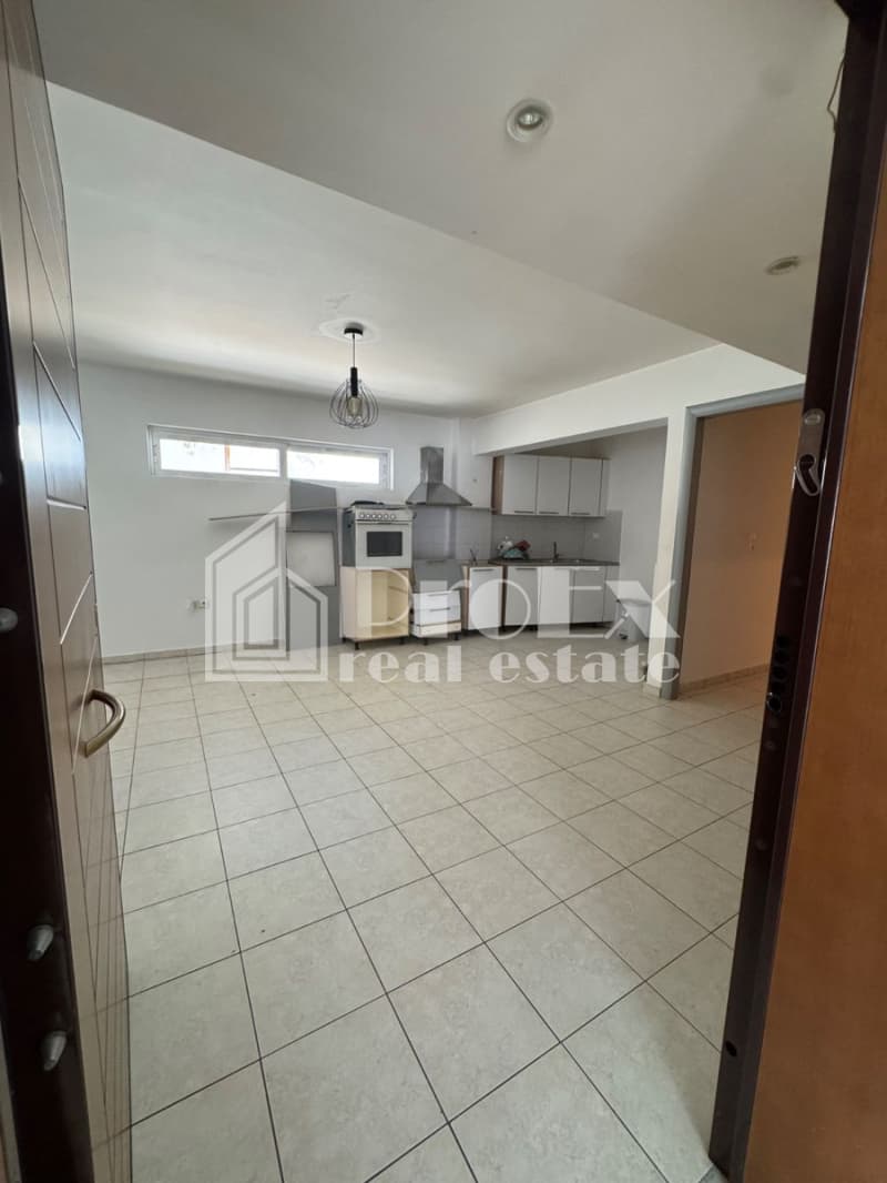 House in Center, Gerakas — Photo 16 of 22