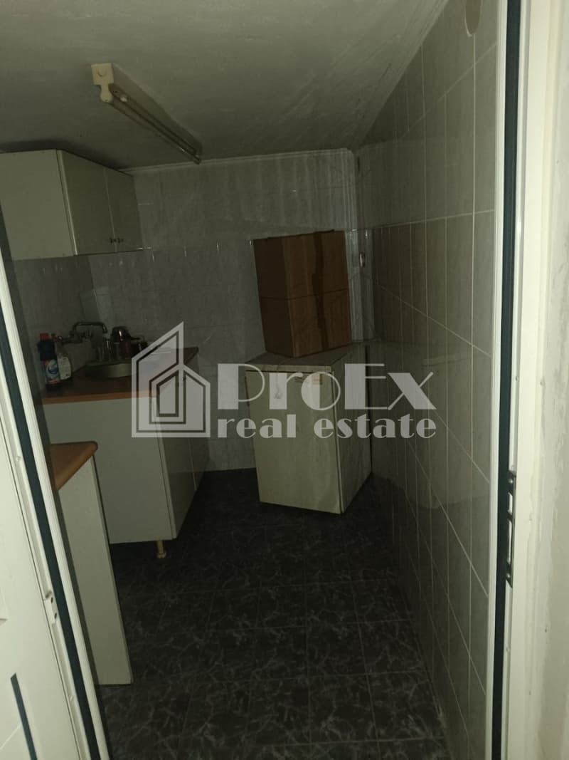 Ελαφρύς Βιομηχανικός Χώρος στην Ανθούπολη, Περιστέρι — Φωτογραφία 20 από 21