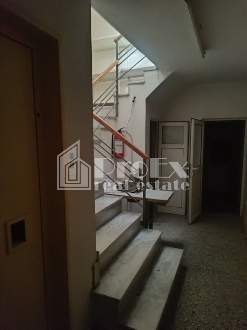 Ελαφρύς Βιομηχανικός Χώρος στην Ανθούπολη, Περιστέρι — Φωτογραφία 19 από 21