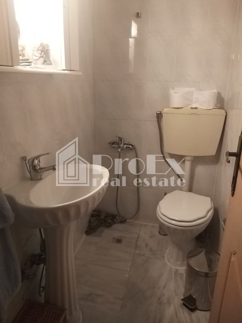 Apartment in Center, Ilion — Photo 12 of 17