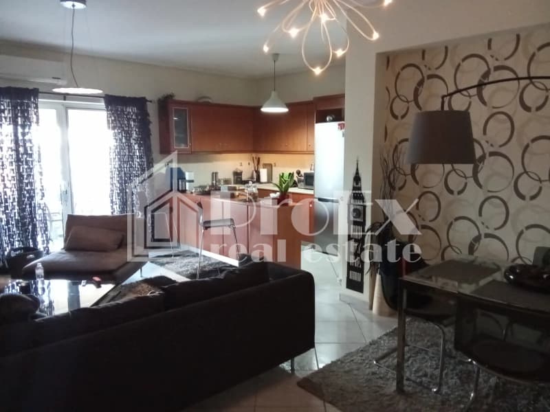Apartment in Center, Ilion — Photo 3 of 12