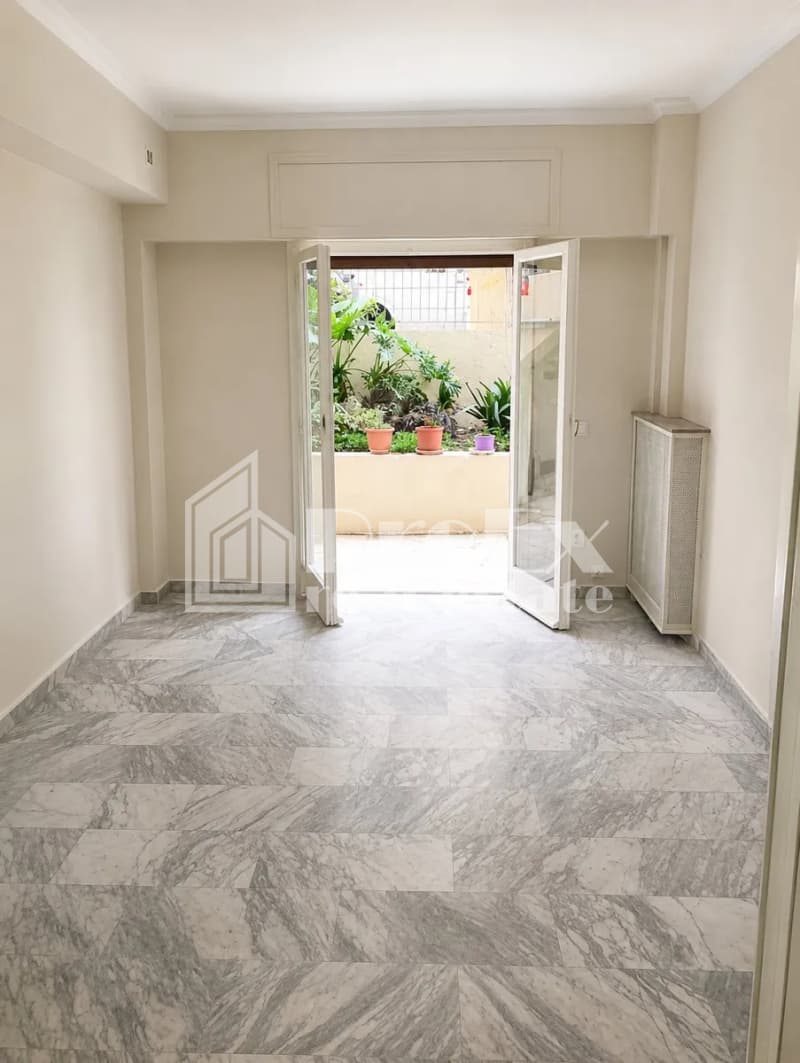 Apartment in Analipsi, Vironas — Photo 1 of 8