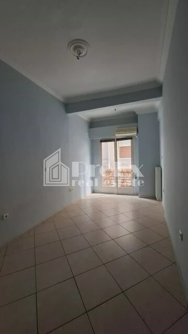 Apartment in Evaggelistria, Piraeus — Photo 7 of 11