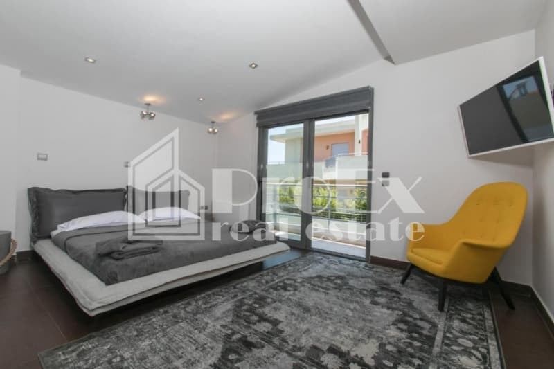 House in Golf, Glyfada — Photo 20 of 23