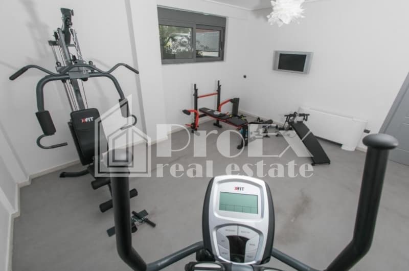 House in Golf, Glyfada — Photo 18 of 23