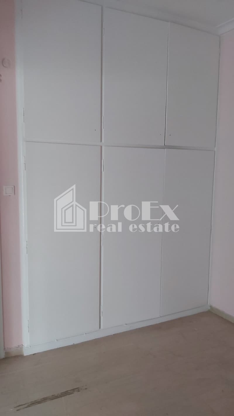 Apartment in Center, Metamorfosi — Photo 2 of 10