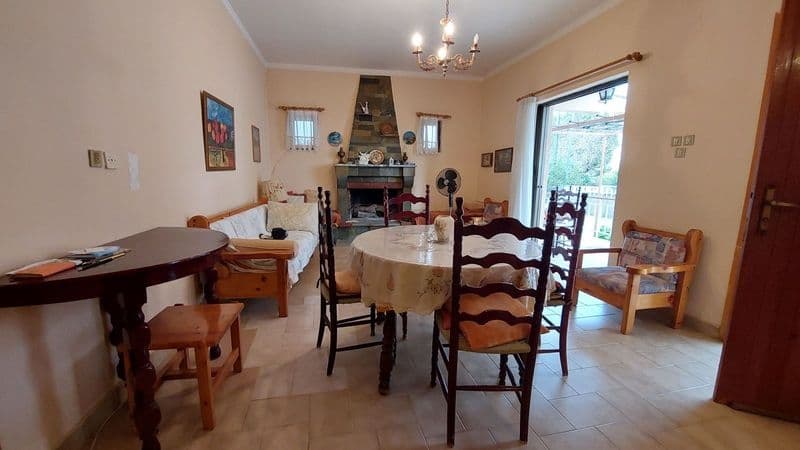 Μονοκατοικία στην Βραχάτι, Άσσος-Λεχαίο — Φωτογραφία 1 από 11