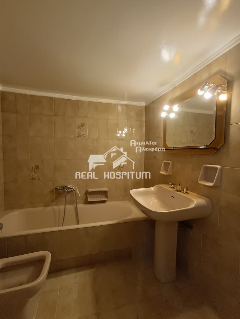Apartment in akadimia Platonos, Kolonos - Kolokinthous — Photo 10 of 10