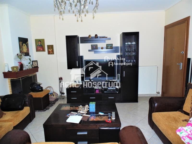 Apartment in Pefka Verdi, Petroupoli — Photo 5 of 11