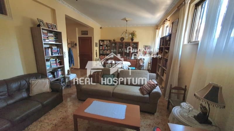 Apartment in Pefka Verdi, Petroupoli — Photo 2 of 15