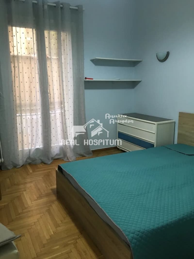 Apartment in Agios Panteleimonas, Attiki — Photo 1 of 11