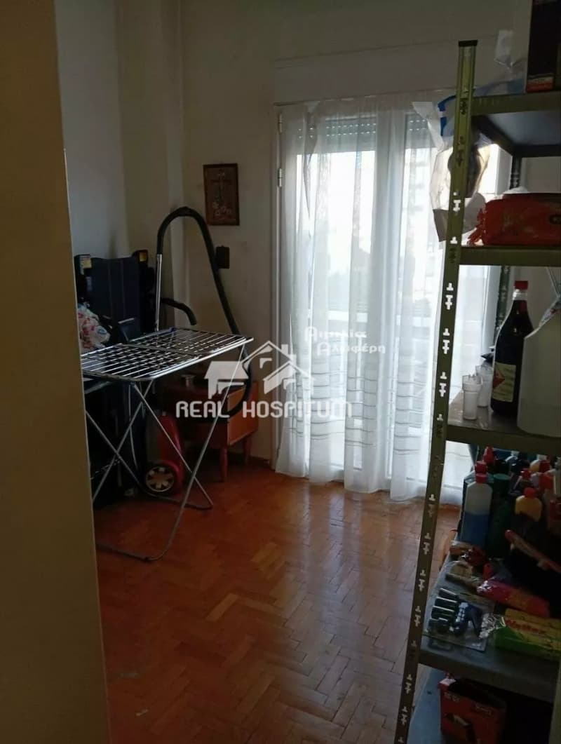 Apartment in Center, Ilion — Photo 3 of 9