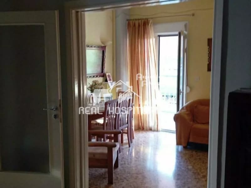 Apartment in Center, Ilion — Photo 1 of 9