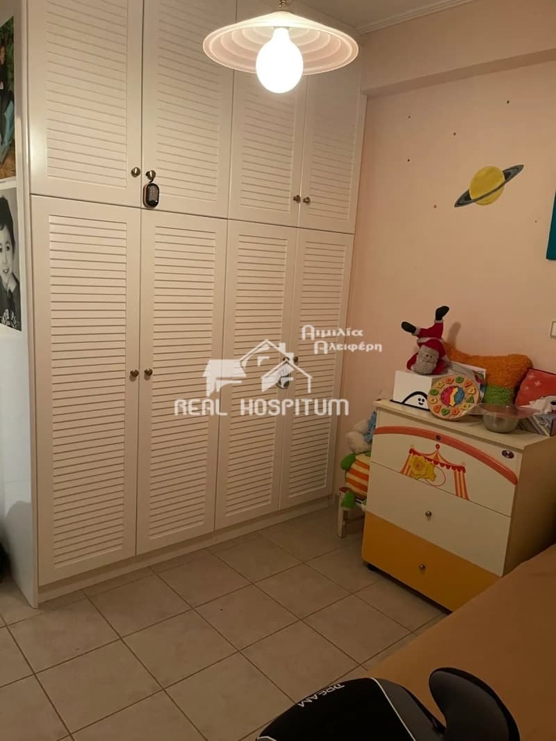 Apartment in Center, Ilion — Photo 9 of 12