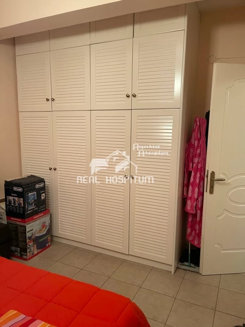 Apartment in Center, Ilion — Photo 8 of 12