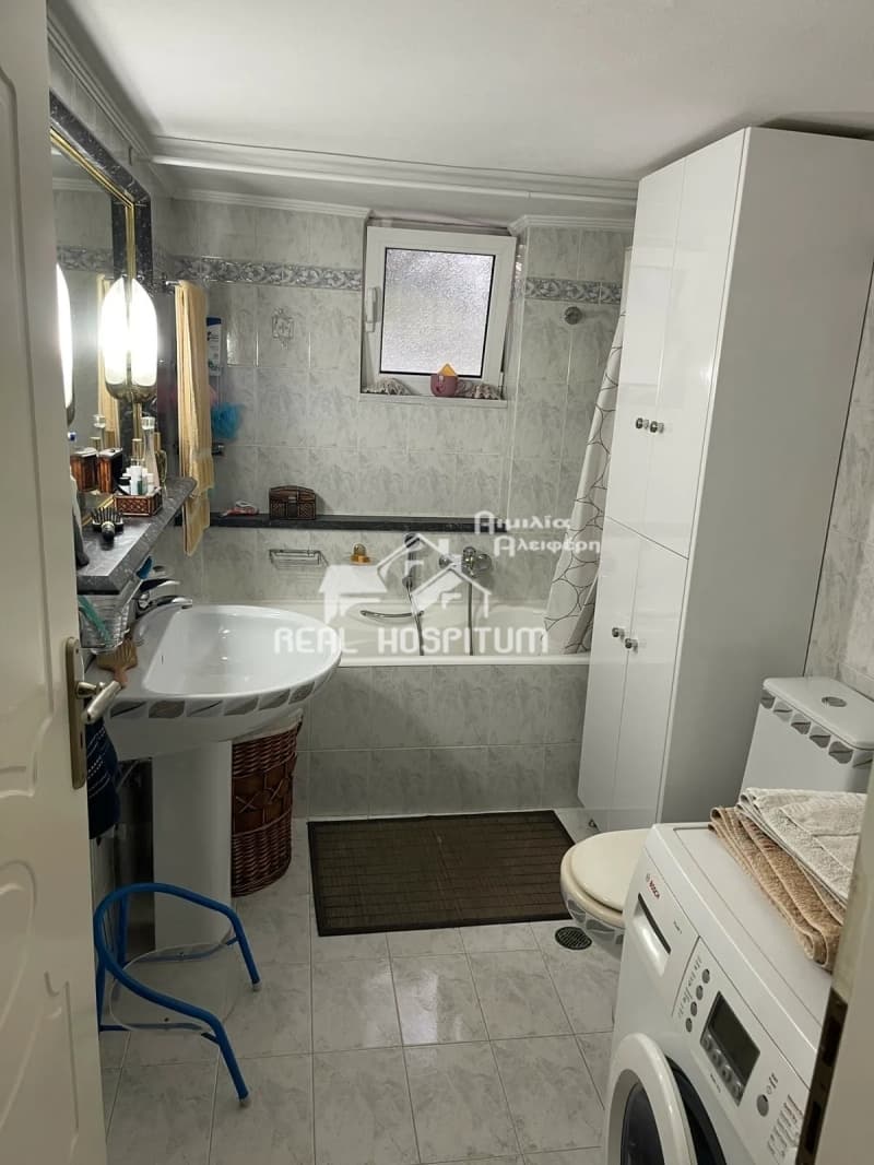 Apartment in Center, Ilion — Photo 5 of 12