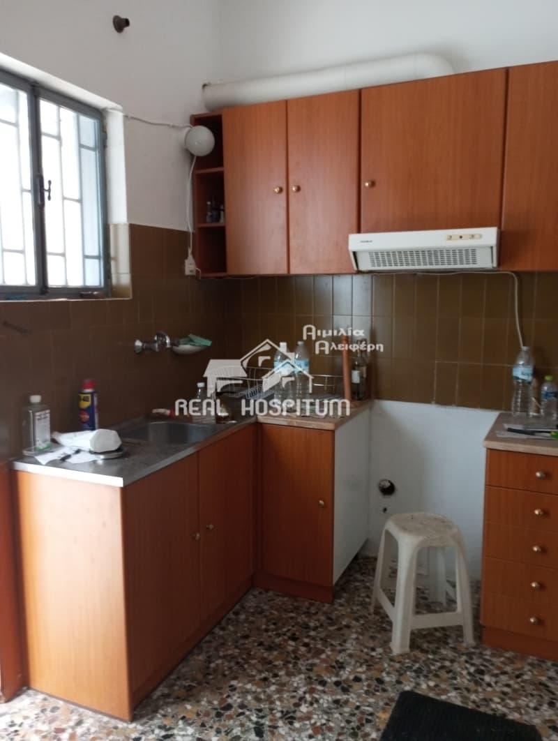 House in Kipoupoli, Petroupoli — Photo 2 of 5