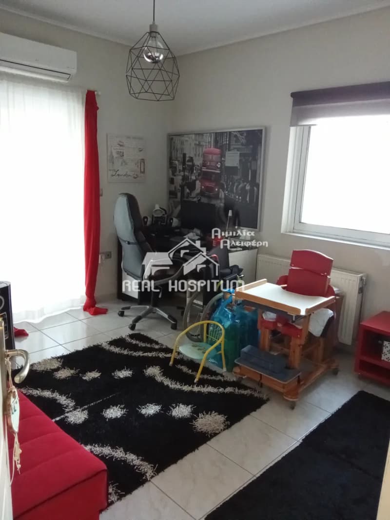 Apartment in Center, Ilion — Photo 7 of 10