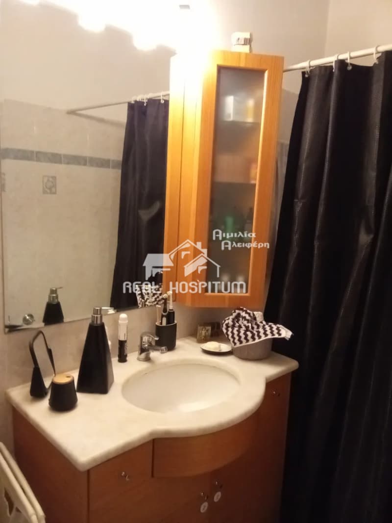 Apartment in Center, Ilion — Photo 9 of 10