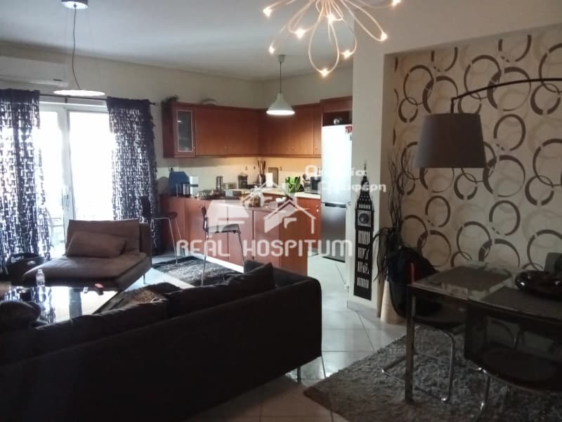 Apartment in Center, Ilion — Photo 2 of 10