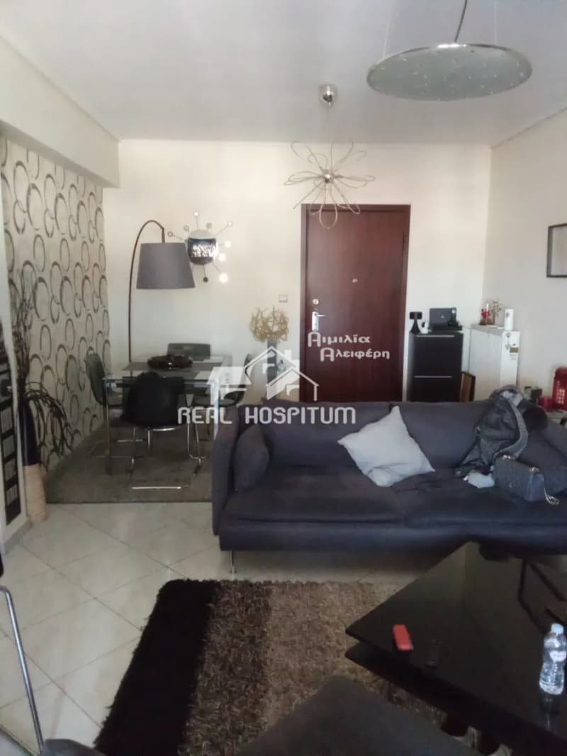 Apartment in Center, Ilion — Photo 3 of 10