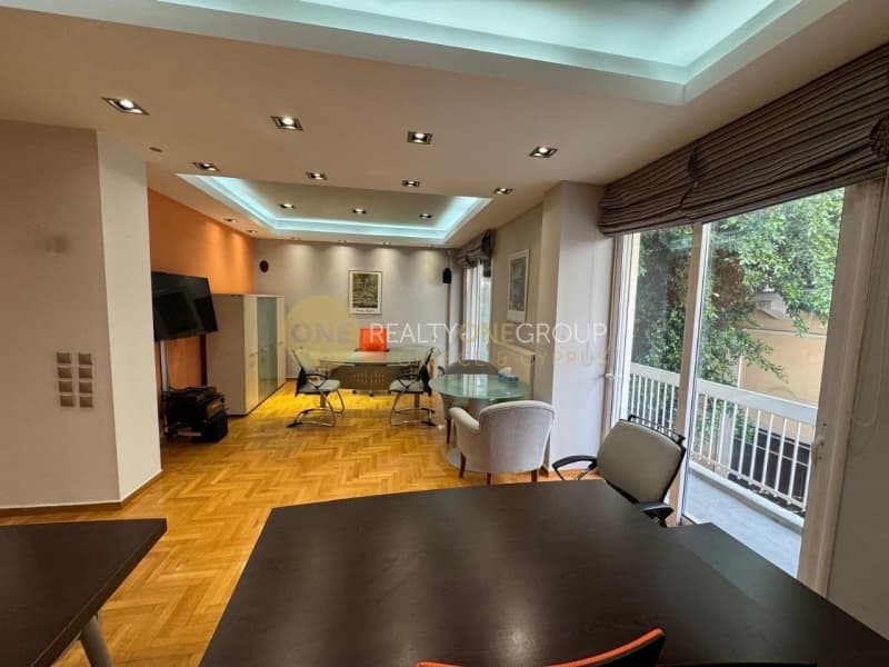 Apartment in akadimia Platonos, Kolonos - Kolokinthous — Photo 1 of 12