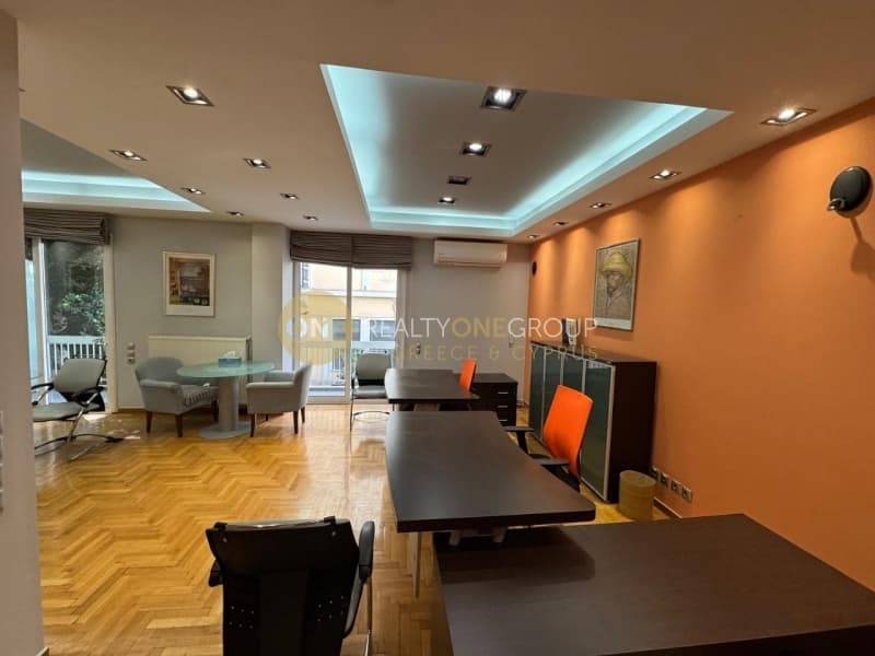 Apartment in akadimia Platonos, Kolonos - Kolokinthous — Photo 2 of 12