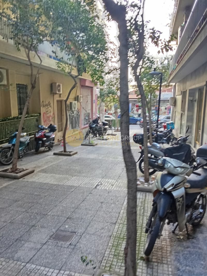 Οικόπεδο στην Καμίνια, Πειραιάς