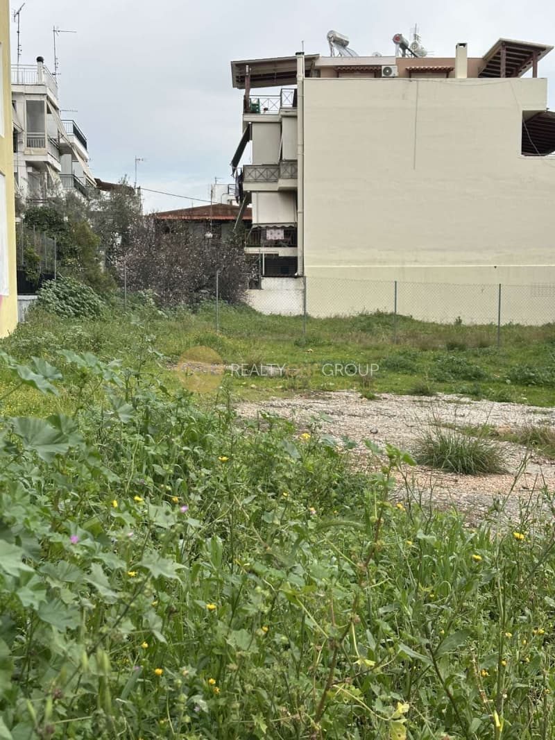 Building Plot in Center, Moschato