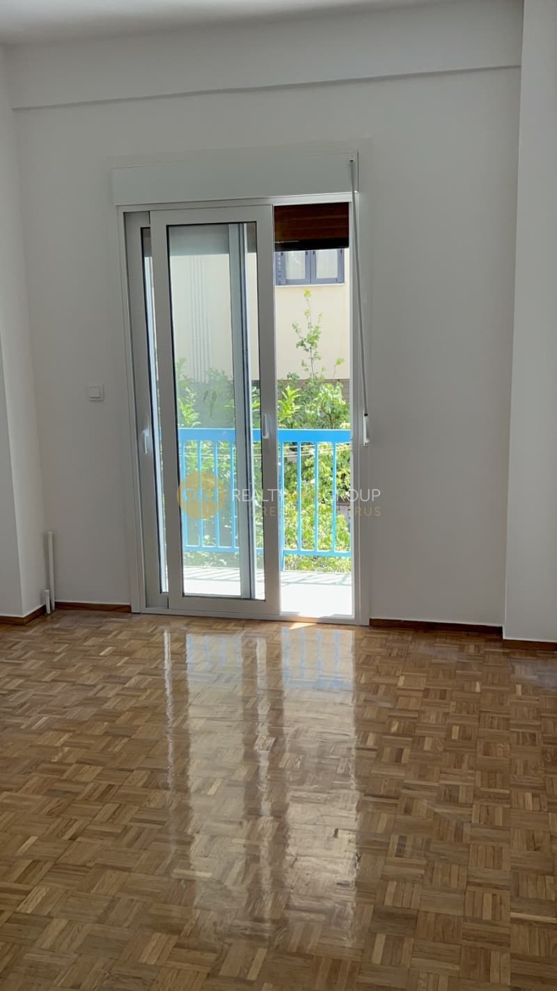 Διαμέρισμα στην Αγία Κυριακή, Παλαιό Φάληρο — Φωτογραφία 1 από 13