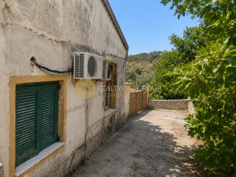 House in Αgios Georgios, Corfu — Photo 9 of 13