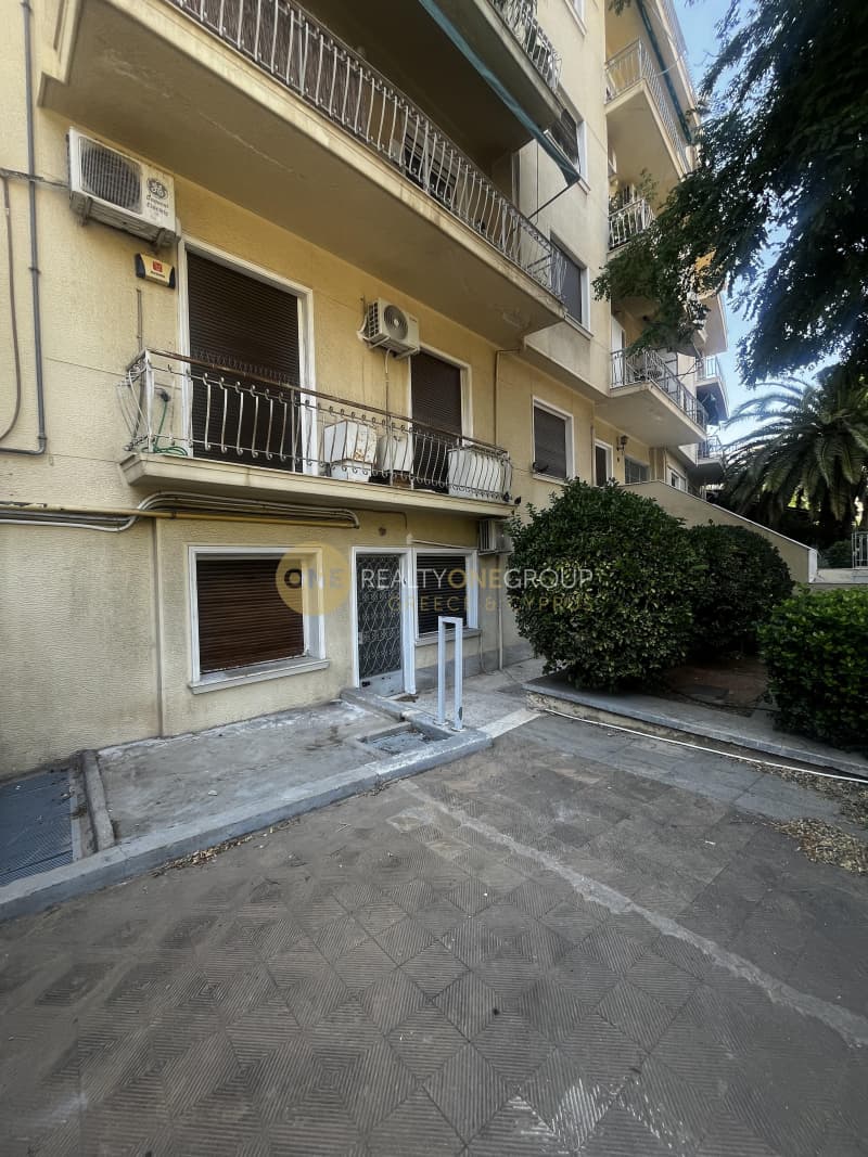 Apartment in Hilton, Ilisia — Photo 1 of 16