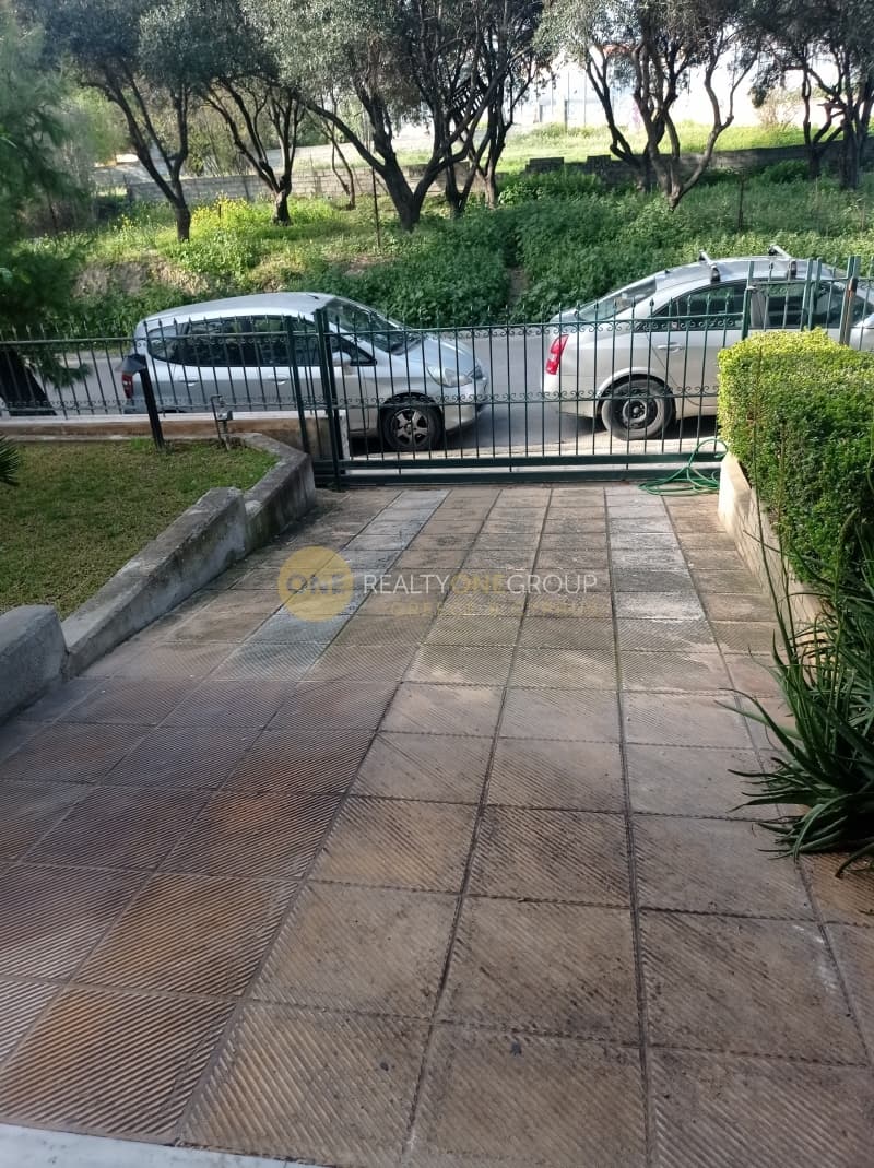 Ελαφρύς Βιομηχανικός Χώρος στην Ηπειρώτικα, Πεύκη — Φωτογραφία 3 από 21