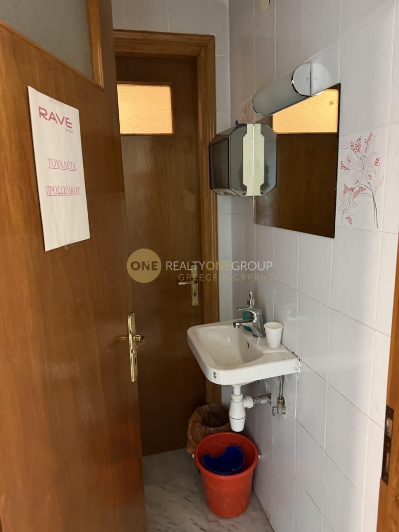 Retail Store in ERT, Agia Paraskevi — Photo 4 of 8