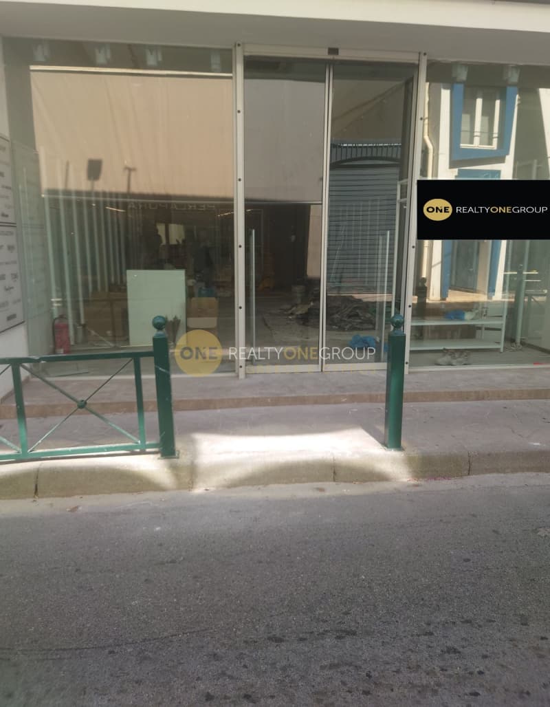 Retail Store in Zirineio, Kifisia — Photo 2 of 4