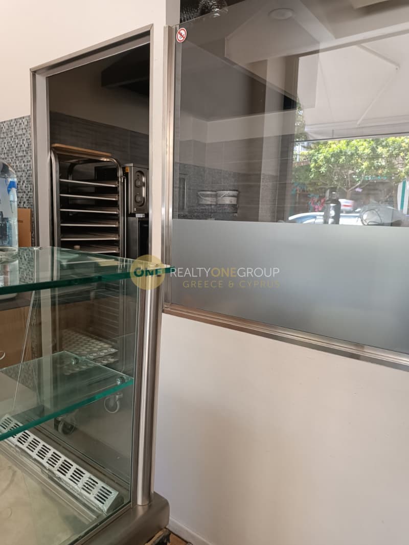 Retail Store in Parko Stratarchou Papagou, Chalandri — Photo 2 of 8