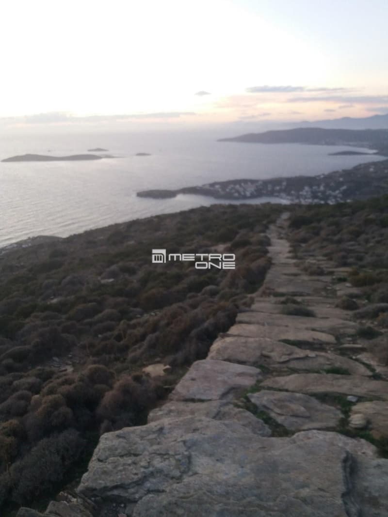 Parcel in Mpatsi, Andros — Photo 1 of 30