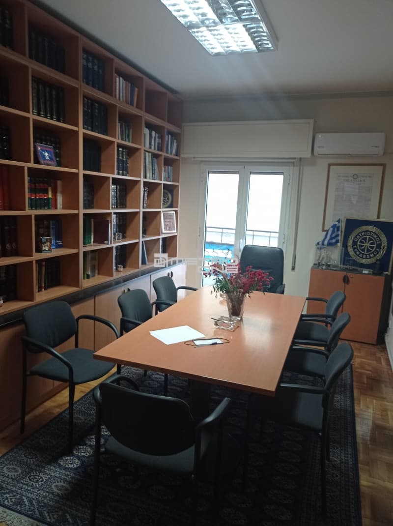 Office in Politechneio, Exarchia - Neapoli — Photo 1 of 25