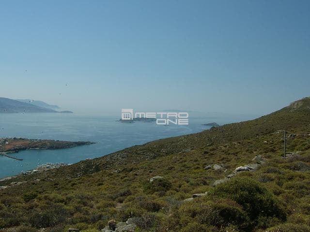 Parcel in Kato Fellos, Andros — Photo 4 of 8