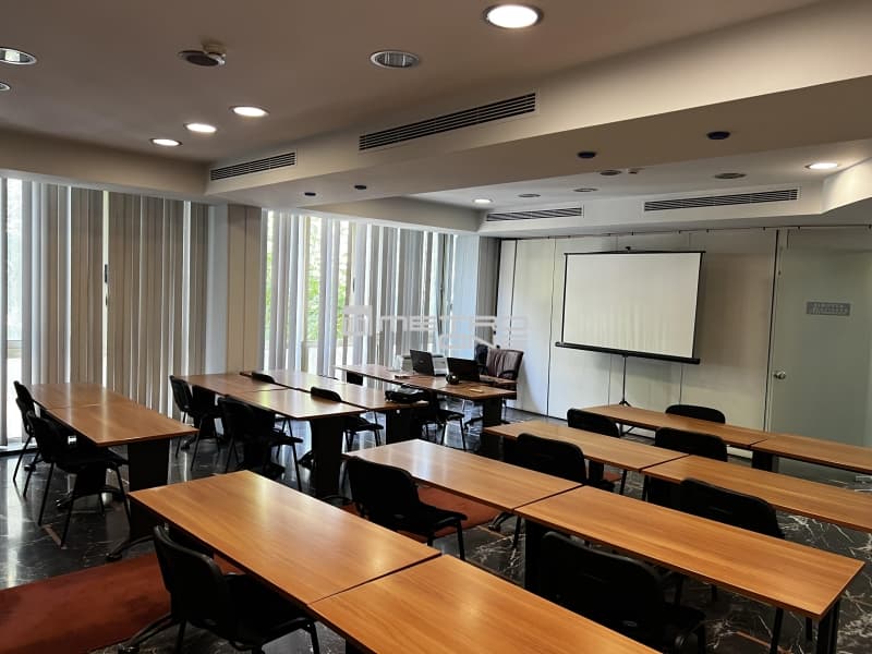 Office in Platia Kanigos, Exarchia - Neapoli — Photo 7 of 30