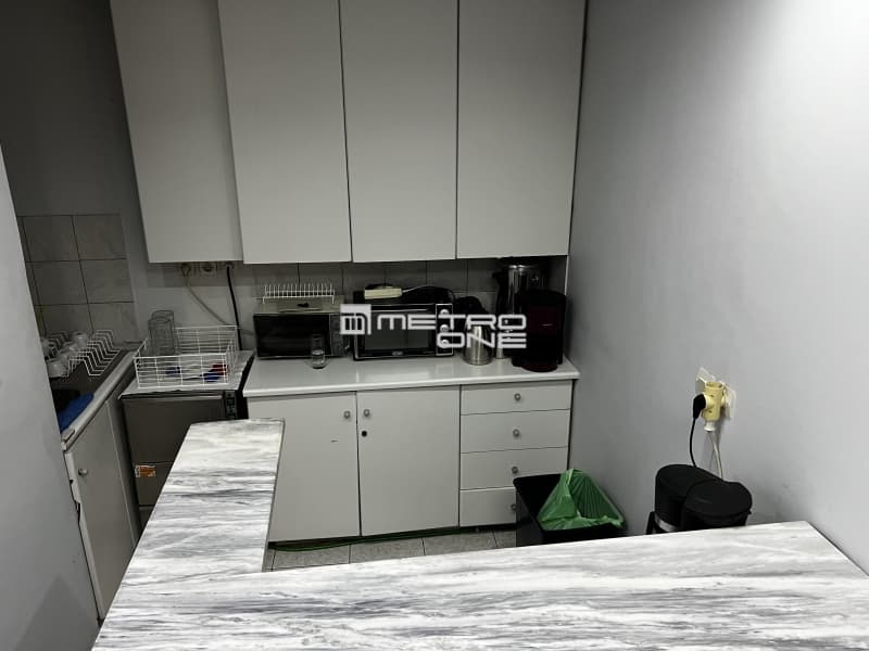 Office in Platia Kanigos, Exarchia - Neapoli — Photo 18 of 30