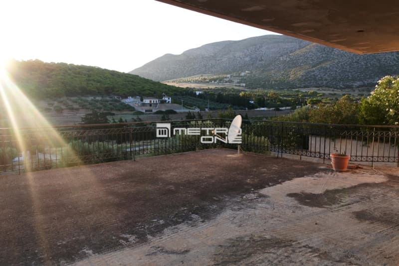 House in Center, Koropi — Photo 16 of 29