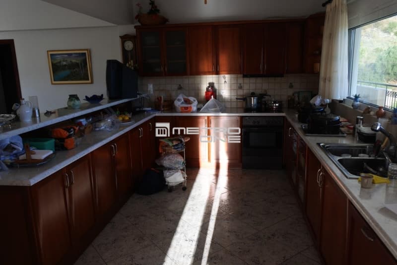 House in Center, Koropi — Photo 18 of 29